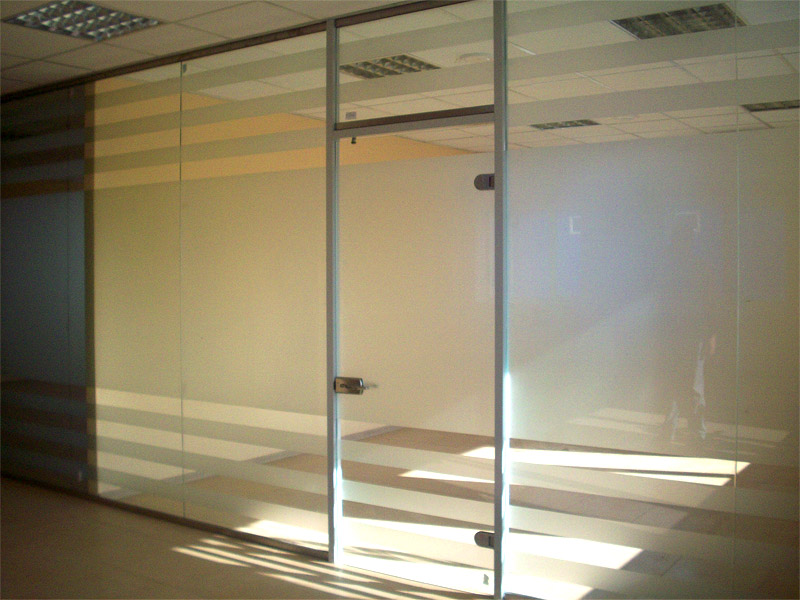 Пример офисных перегородок со стеклянным заполнением