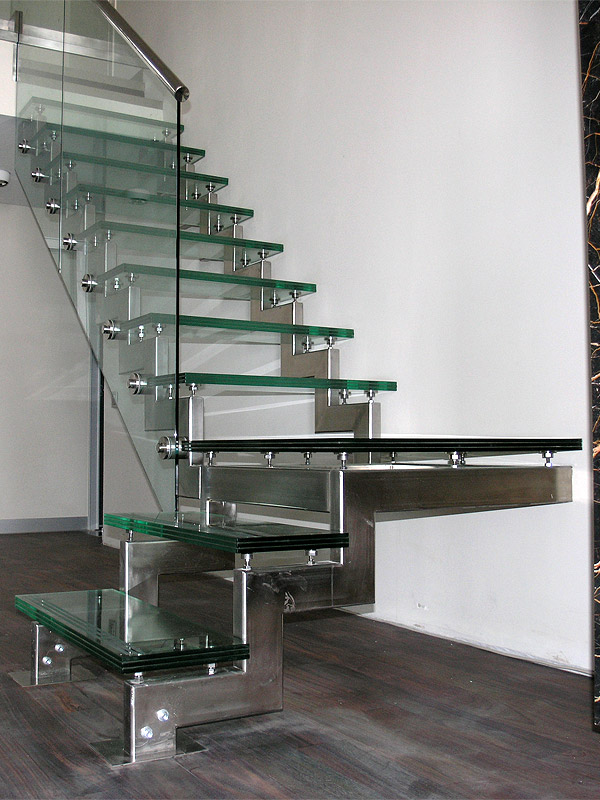 Пример стеклянной лестницы №1
