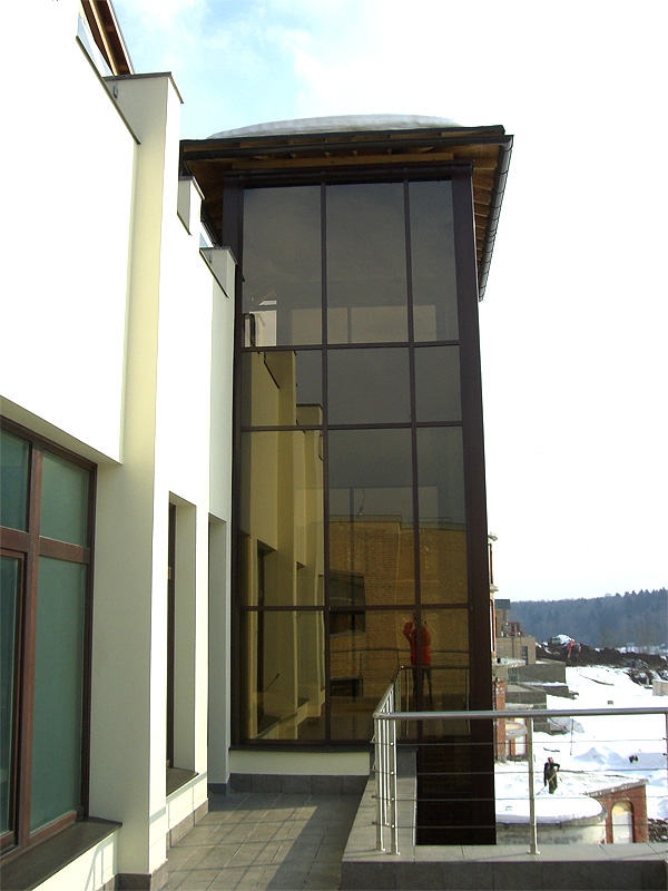 Пример самоочищающегося стекла фасада